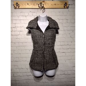 WHBM soft tweed puffer vest w/pockets medium*